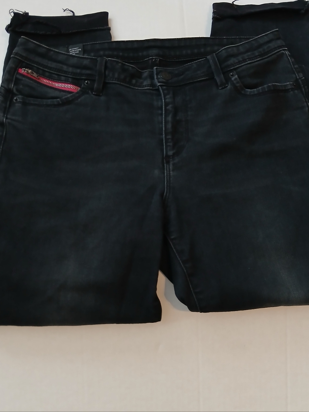 Armani Exchange size 29R  Black Zip Skinny Jeans